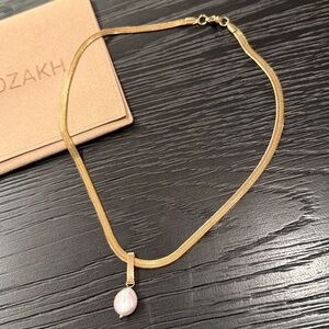 KOZAKH SAM NECKLACE IN Gold with Pearl